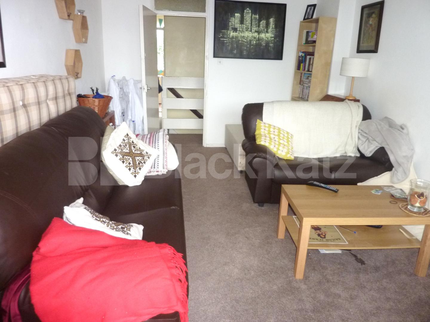 			MINUTES TO CANAL & TUBE & GOOD FOR 4 SHARERS! , 3 Bedroom, 1 bath, 1 reception Flat			 Shirland Road , WARWICK AVENUE 